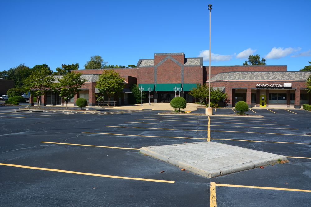 The Village at Pleasant Valley: 10700 N Rodney Parham Rd, Little Rock, AR 72212